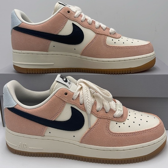 Nike Air Force 1'07
Women's Shoes - Picture 3 of 16